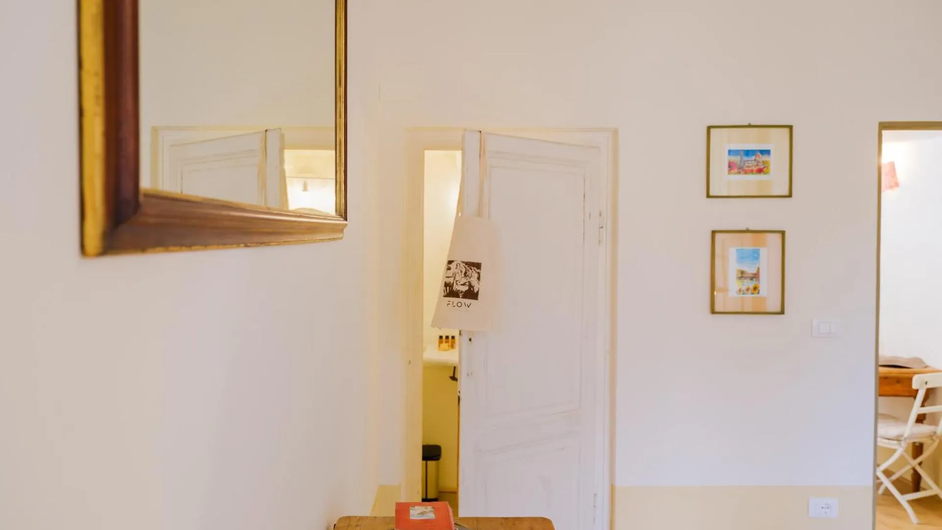 Nugolo Atelier - Light & Charm In Oltrarno Apartment Florence