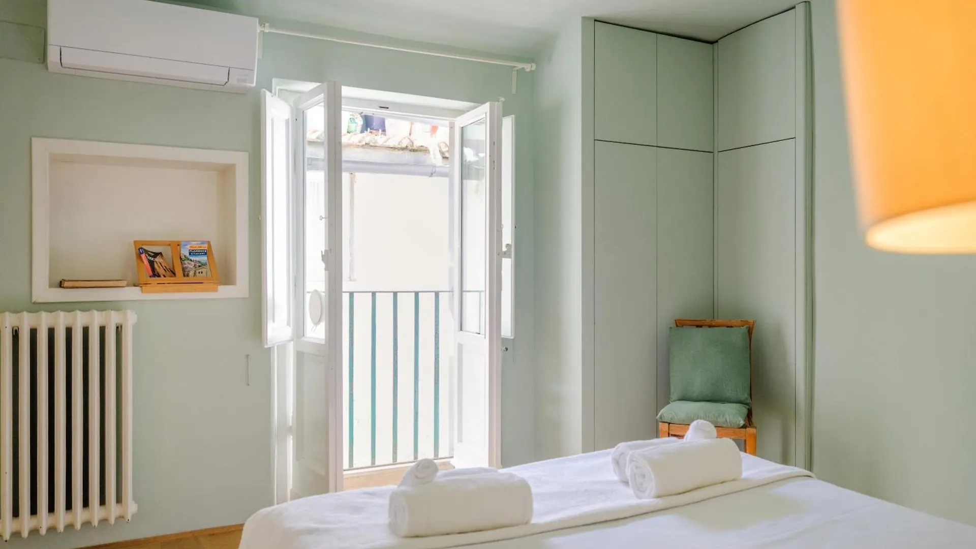 Nugolo Atelier - Light & Charm In Oltrarno Apartment Florence