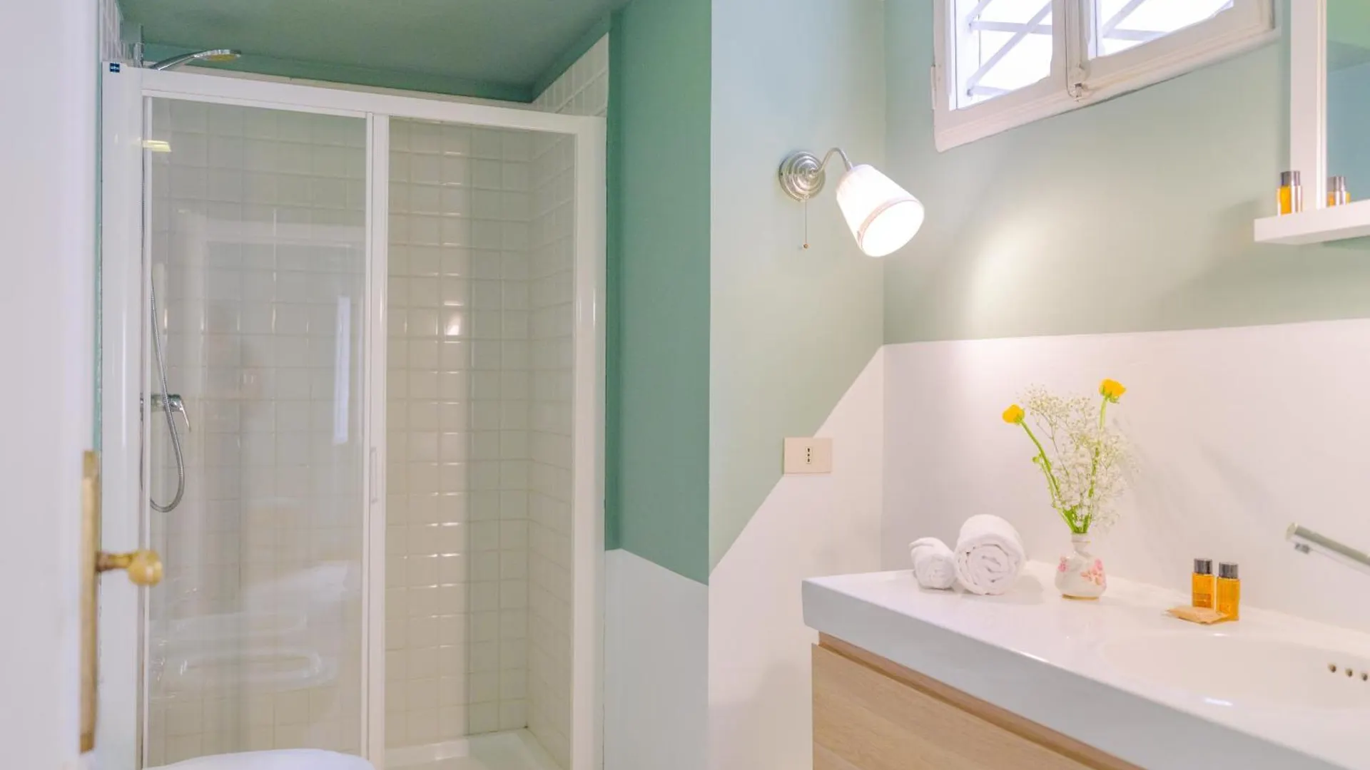 Nugolo Atelier - Light & Charm In Oltrarno Apartment Florence Italy