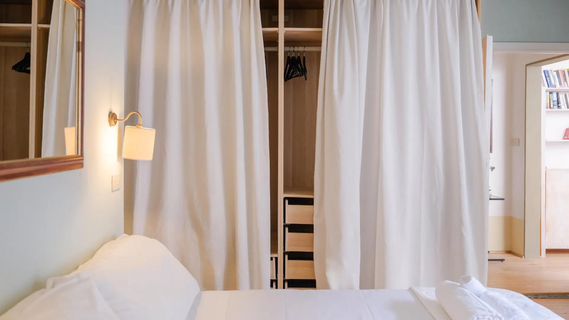 Nugolo Atelier - Light & Charm In Oltrarno Apartment Florence